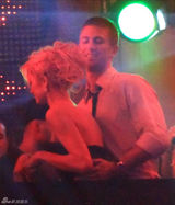 幻灯：希尔顿戛纳狂欢 玩过火失守露底