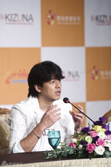 组图：韩星柳时元举办国际粉丝见面纪念40岁生日