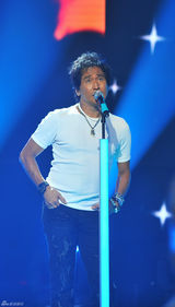 组图：齐秦热吻杨钰莹 齐豫恐选错遭弟记恨