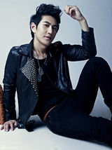 组图：何明翰摇滚青年时尚写真大片