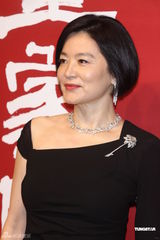 组图：林青霞助阵珠宝展雍容华贵 MaggieQ性感迷人