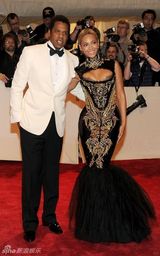 组图：美国时装学院庆典举行 众明星红毯竞艳