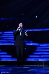 高清图：群星闪耀东方卫视跨年 五月天摇滚全场