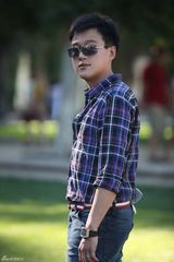 组图：佟大为美国享受阳光 格子装束显帅气迷人