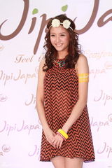 组图：官恩娜诸葛梓岐走秀 陈嘉桓否认与林峰绯闻