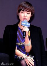 组图：金允锡吴妍秀出席《南方大作战》发布会