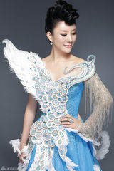 组图：马一鸣秀华美凤凰战袍 大气女性温婉