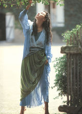 47岁铃木保奈美气质写真 获赞永远的赤名莉香