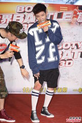 组图：敖犬尬舞宝刀未老 气喘自嘲人老变退步