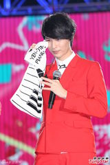 组图：严爵挑战唱跳险破音 林俊杰压轴热舞