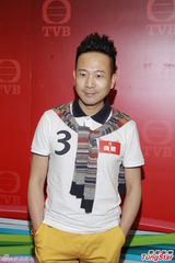 组图：黎耀祥演离婚富二代 胡定欣剧透恋黄浩然