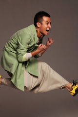 组图：文章演绎新潮复古混搭 显80后男人自由不羁