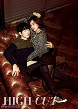 高清图：金载沅赵允熙袒胸露乳沙发上缠绵