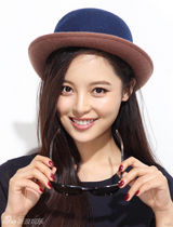 组图：辛芷蕾演绎极简时尚 温柔不失干练