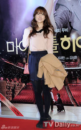 组图：韩星金来沅新片试映 宋仲基变小红帽