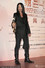 组图：乱弹阿翔获最佳单曲制作人奖