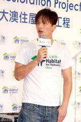 高清图：莫文蔚呼吁支持棚屋重建 与尹子维现身大澳 