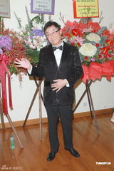 组图：许冠文慈善脱口秀 赵雅芝陈松伶捧场