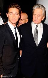 高清：《华尔街2》纽约首映 道格拉斯患病后享艳福