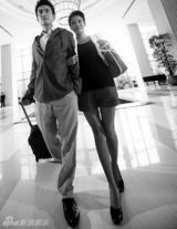 高清组图：袁文康时尚写真 潇洒出镜化身都市精英