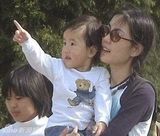 组图：王菲微博晒窦靖童旧照 感叹大女初长成 