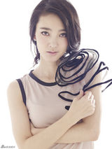 组图：王丽坤初秋裸妆变身粉红佳人