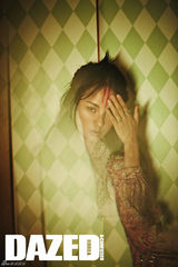 高清图：韩星李孝利拍写真套鼻环变印第安女郎