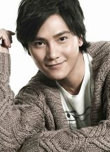 高清组图：丁子峻戴围脖写真曝光 新浪微博开通