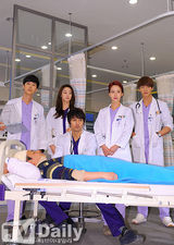 组图：探班《急诊男女》 宋智孝崔振赫救人忙