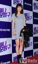 组图：金秀贤李玹雨捧场《美娜》朱元挺崔江熙