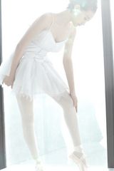 组图：阎娜被赞新气质女生 率直真挚个性十足