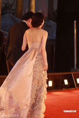 幻灯：香港金像奖颁奖红毯 舒淇低胸长裙气质优雅