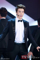 组图：Beast《MCountDown》夺冠 SJ首演后续曲