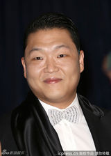 组图：鸟叔PSY亮相白宫晚宴 西装墨镜绅士风