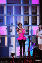 组图：Hit FM流行音乐颁奖礼开锣 罗志祥率舞群开场