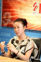 组图：《天涯明月刀》傅艺伟首演打女称过瘾