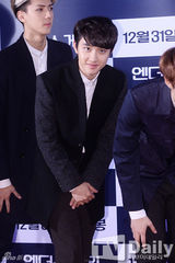 组图：EXO龙俊亨助阵《安德的游戏》试映会