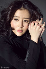 组图：美人周牧茵写真曝光 尽显灵动展低调奢华