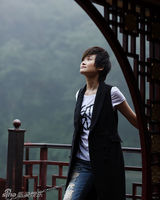 高清组图：李宇春家乡拍写真 诠释极致清新自我