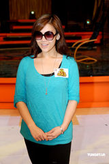 幻灯图：汪明荃等录节目 直言没有联系陈志云