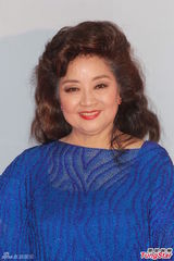 组图：徐小凤将在红馆开唱 刘德华赠墨宝