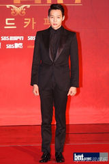 组图：《2012SBS演技大赏》孙贤株夺魁