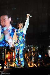 高清：SMAP开唱 林志玲助阵木村拓哉演大变活人