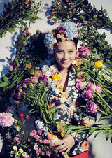 组图：阿朵花色写真大展文艺范儿