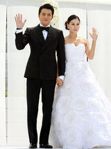 高清图：张东健高小英大婚 幸福甜蜜温馨全场