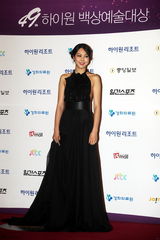 组图：众星亮相韩国百想艺术大赏