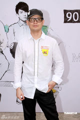 幻灯图：张敬轩将办三人音乐会 备透视装作秘密武器