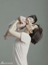 组图：陈慧琳杨千嬅领衔龙妈妈晒宝贝照 母性尽显