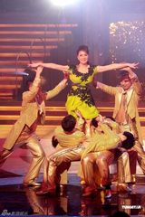 幻灯图：黎明现身慈善晚宴 众艺人劲歌热舞支持公益