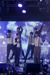 高清组图：2PM首尔开唱 野兽团魅力大爆发